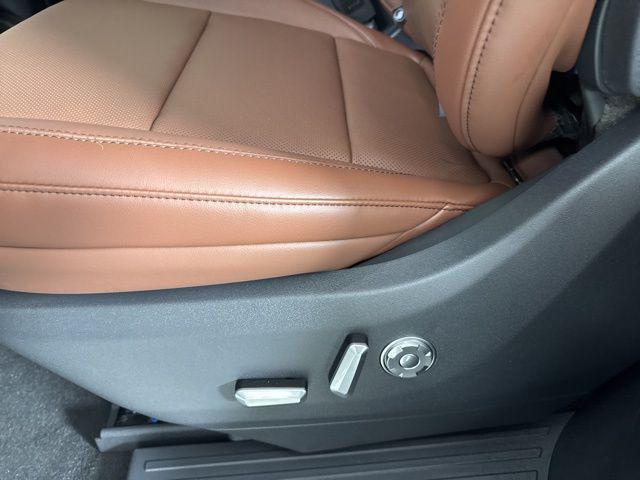 new 2025 Lincoln Navigator car, priced at $102,182