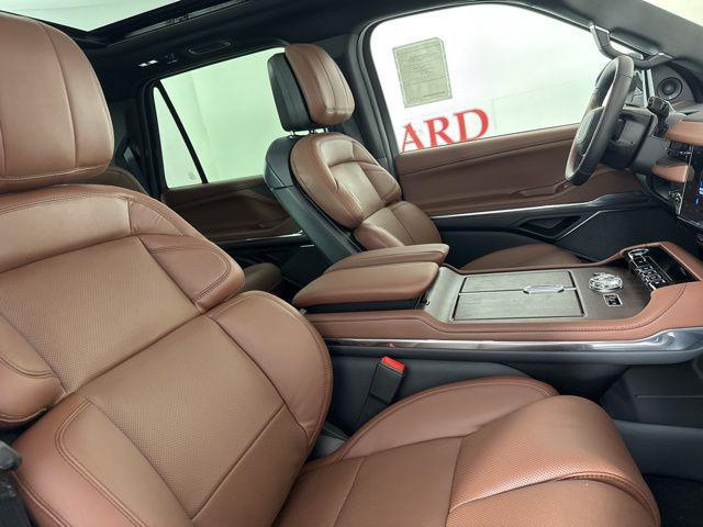 new 2025 Lincoln Navigator car, priced at $102,182
