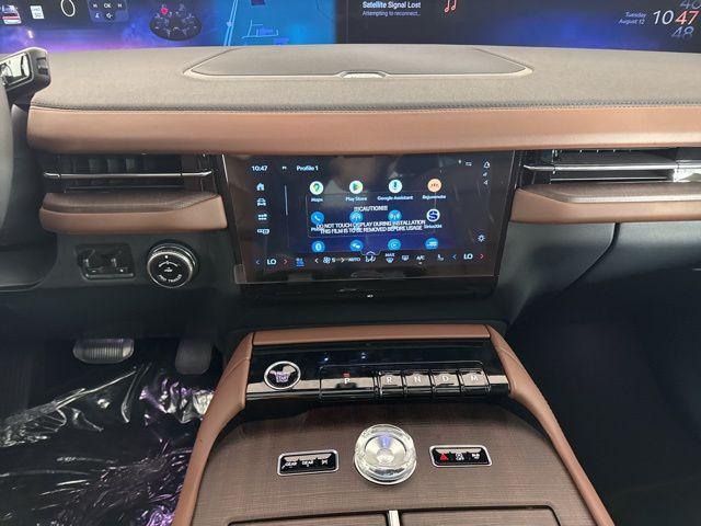 new 2025 Lincoln Navigator car, priced at $102,182