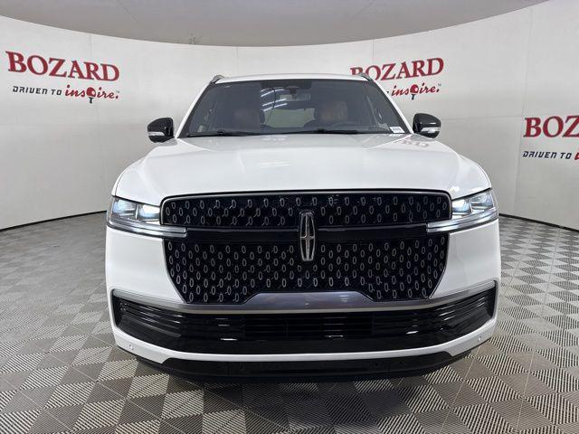 new 2025 Lincoln Navigator car, priced at $102,182