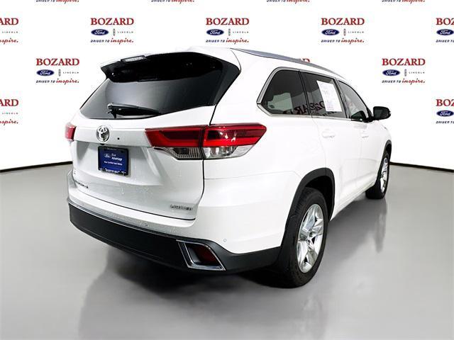 used 2019 Toyota Highlander car, priced at $28,000