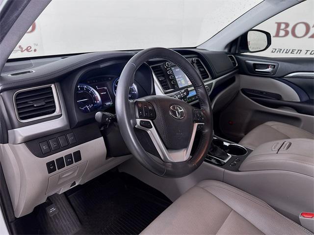 used 2019 Toyota Highlander car, priced at $28,000