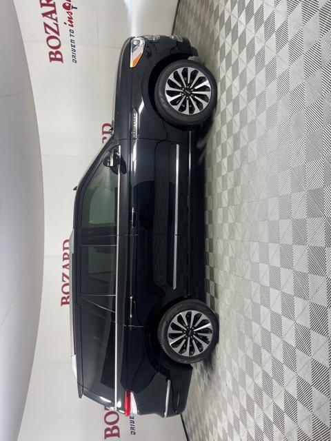 new 2024 Lincoln Navigator car, priced at $98,632