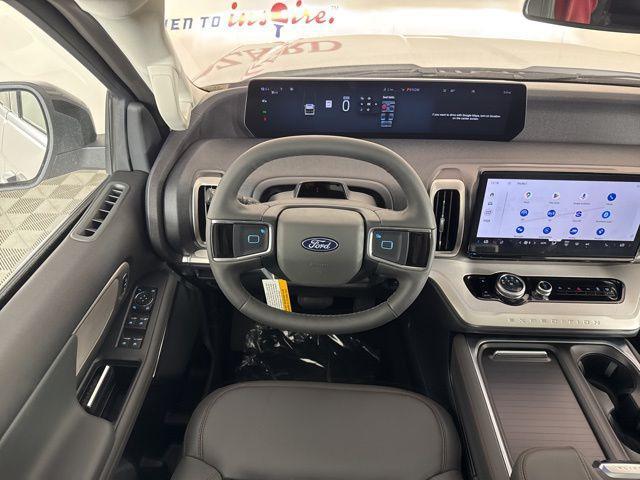 new 2025 Ford Expedition car, priced at $68,270
