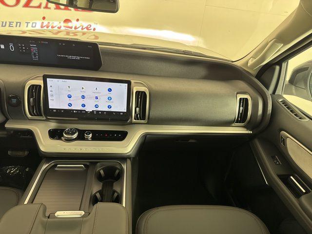 new 2025 Ford Expedition car, priced at $68,270