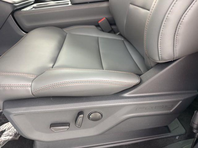 new 2025 Ford Expedition car, priced at $68,270