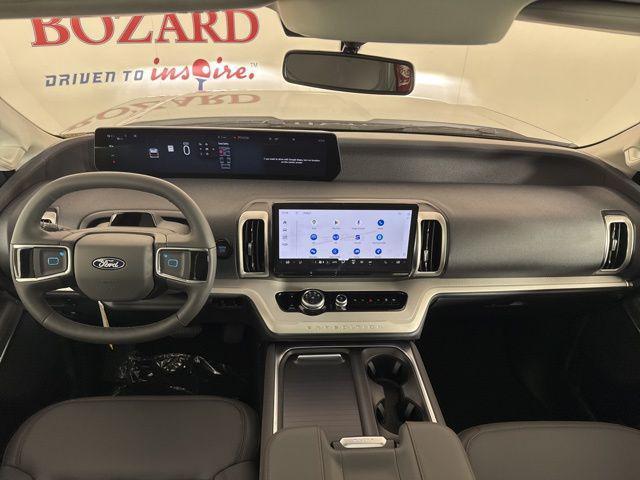 new 2025 Ford Expedition car, priced at $68,270