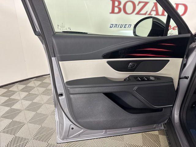 new 2025 Lincoln Nautilus car, priced at $48,976