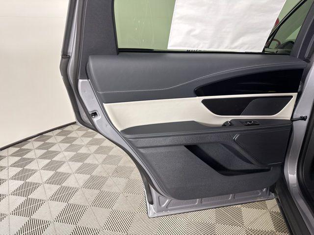 new 2025 Lincoln Nautilus car, priced at $48,976