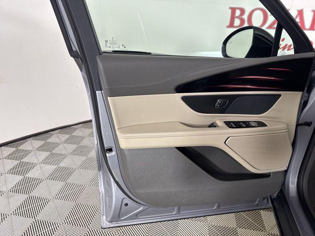 new 2025 Lincoln Nautilus car, priced at $56,194