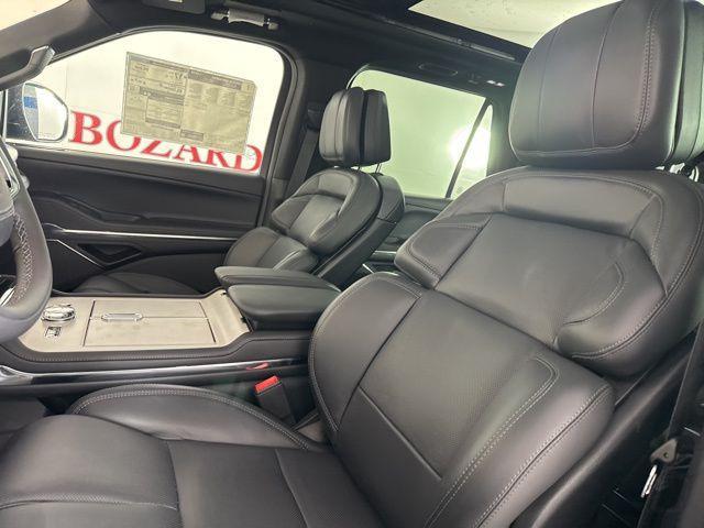 new 2025 Lincoln Navigator car, priced at $103,333