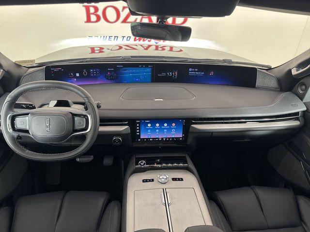 new 2025 Lincoln Navigator car, priced at $103,333