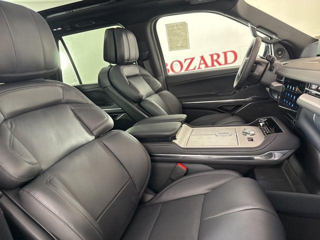 new 2025 Lincoln Navigator car, priced at $103,333
