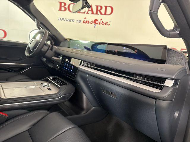 new 2025 Lincoln Navigator car, priced at $103,333