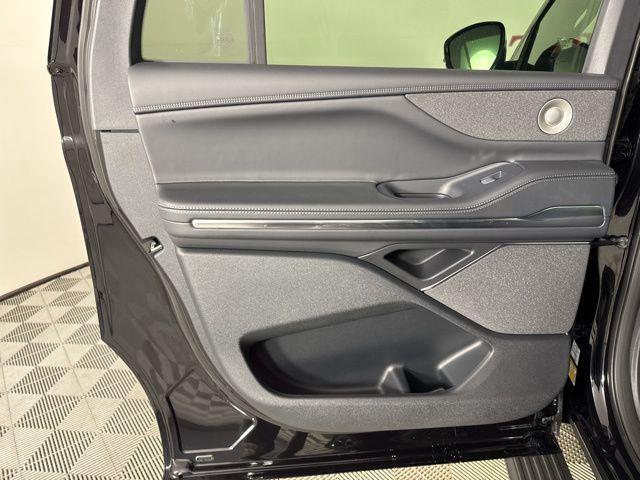 new 2025 Lincoln Navigator car, priced at $103,333