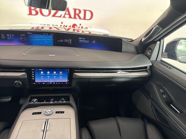 new 2025 Lincoln Navigator car, priced at $103,333