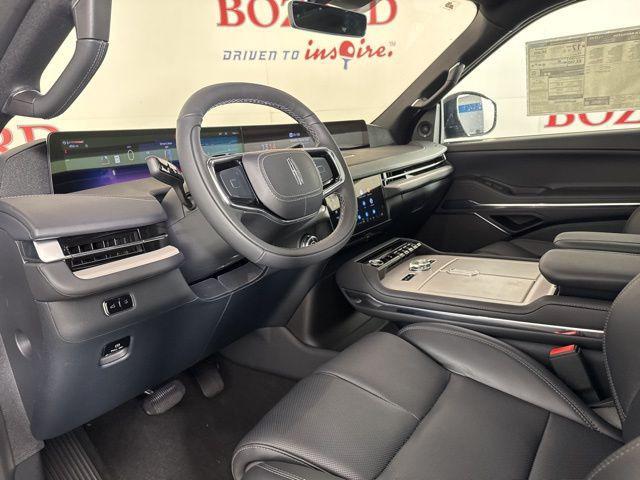 new 2025 Lincoln Navigator car, priced at $103,333