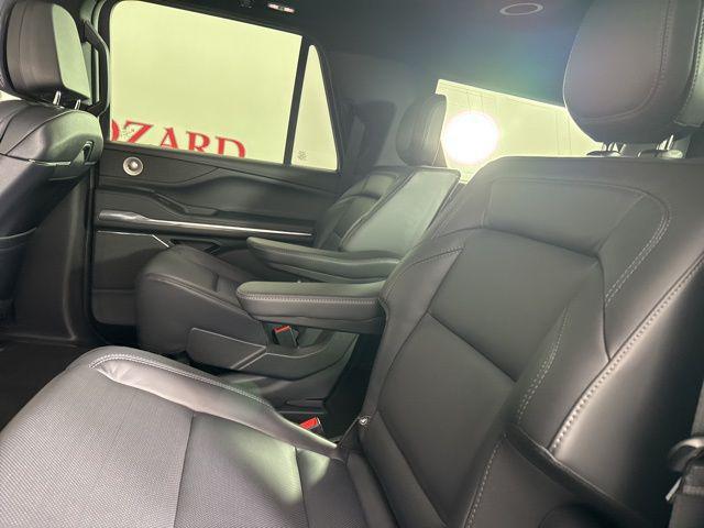 new 2025 Lincoln Navigator car, priced at $103,333