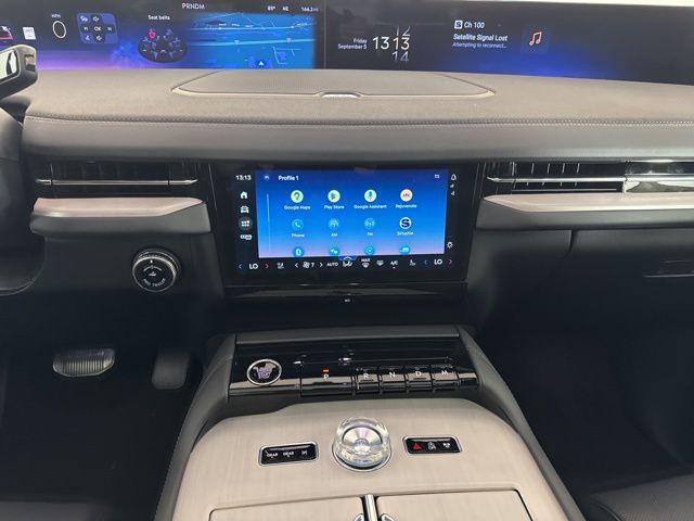 new 2025 Lincoln Navigator car, priced at $103,333