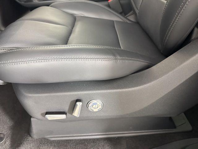 new 2025 Lincoln Navigator car, priced at $103,333