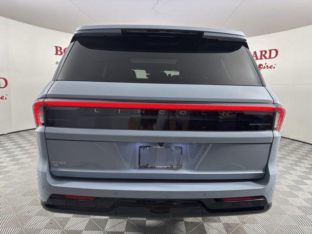 new 2025 Lincoln Navigator car, priced at $104,542
