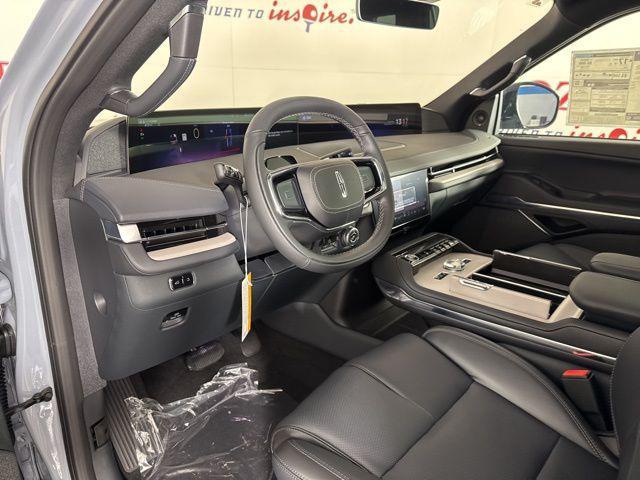 new 2025 Lincoln Navigator car, priced at $104,542