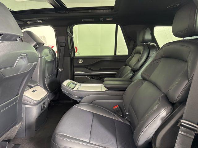 new 2025 Lincoln Navigator car, priced at $104,542