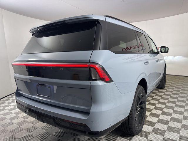 new 2025 Lincoln Navigator car, priced at $104,542