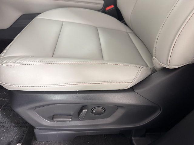 new 2025 Ford Explorer car, priced at $43,212