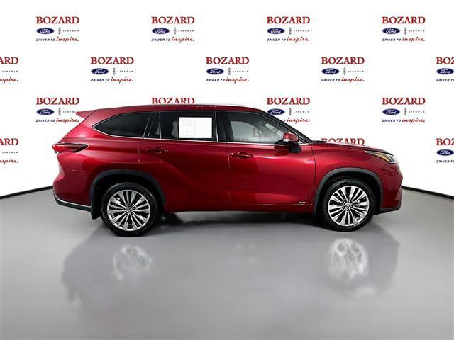 used 2021 Toyota Highlander Hybrid car, priced at $35,500