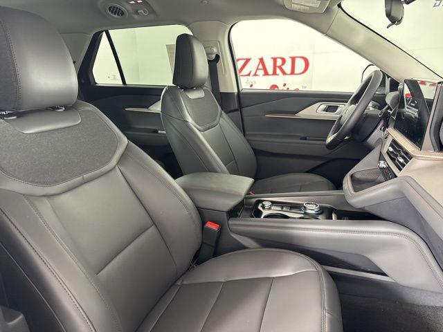 new 2025 Ford Explorer car, priced at $43,678