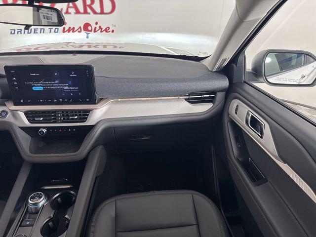new 2025 Ford Explorer car, priced at $43,678