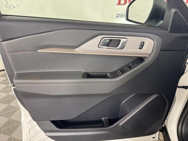 new 2025 Ford Explorer car, priced at $43,678