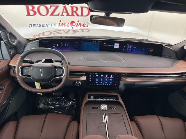 new 2025 Lincoln Navigator car, priced at $105,730