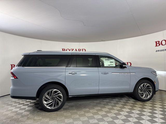 new 2025 Lincoln Navigator car, priced at $104,053