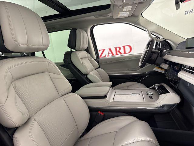 new 2025 Lincoln Navigator car, priced at $104,053