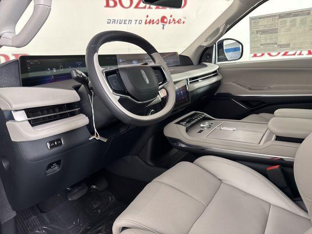 new 2025 Lincoln Navigator car, priced at $104,053