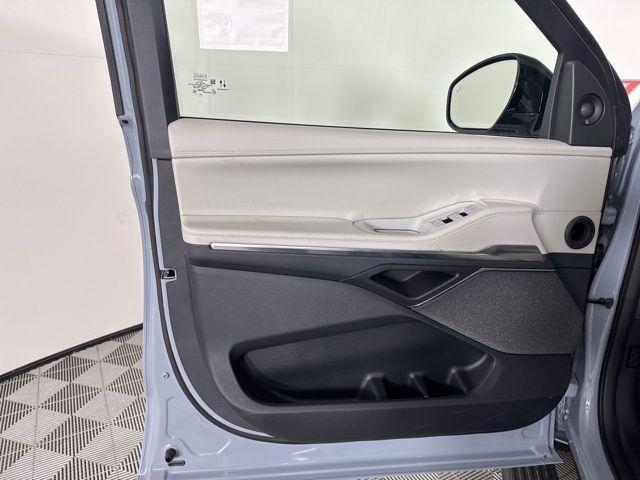 new 2025 Lincoln Navigator car, priced at $104,053