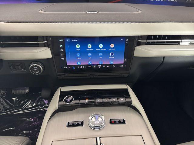 new 2025 Lincoln Navigator car, priced at $104,053