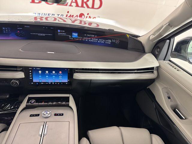 new 2025 Lincoln Navigator car, priced at $104,053