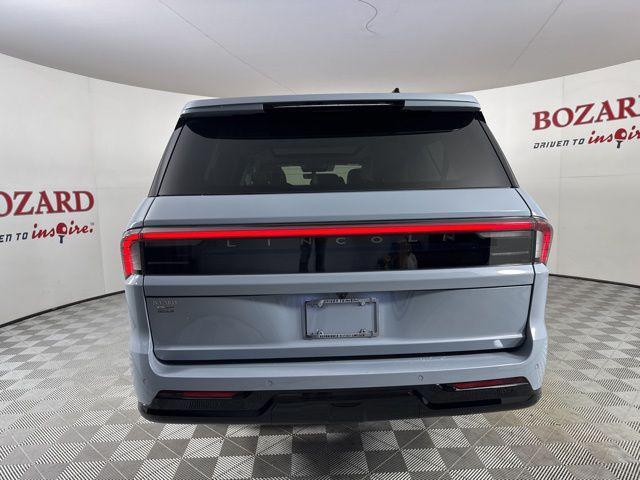 new 2025 Lincoln Navigator car, priced at $104,053
