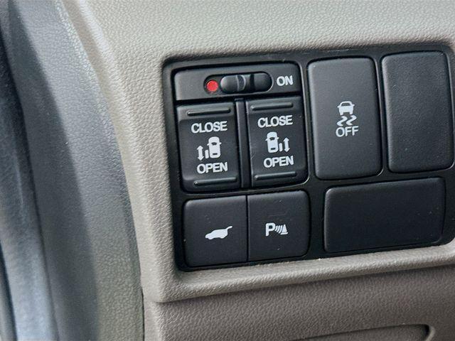 used 2013 Honda Odyssey car, priced at $6,500