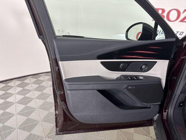 new 2025 Lincoln Nautilus car, priced at $53,378