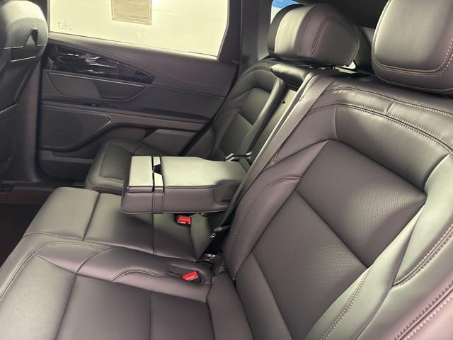 new 2025 Lincoln Nautilus car, priced at $50,612