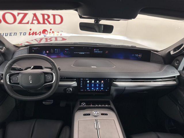 new 2025 Lincoln Navigator car, priced at $104,053