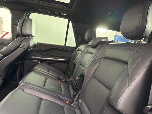 new 2025 Lincoln Navigator car, priced at $104,053