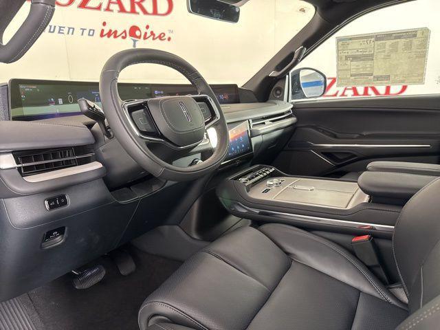 new 2025 Lincoln Navigator car, priced at $104,053