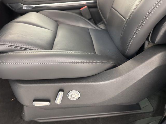 new 2025 Lincoln Navigator car, priced at $104,053