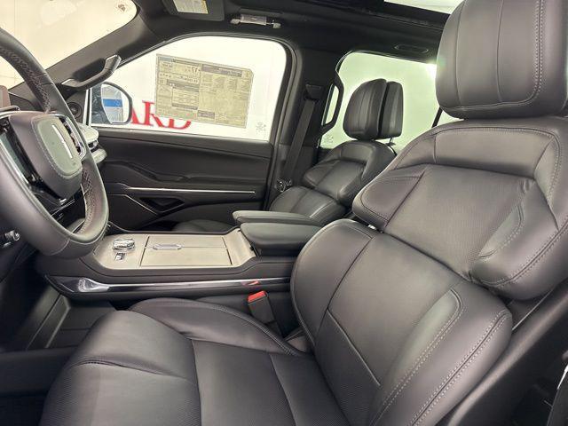 new 2025 Lincoln Navigator car, priced at $104,053