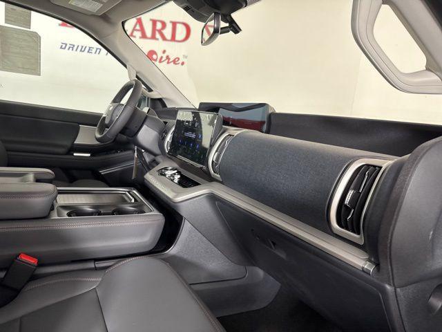 new 2025 Ford Expedition car, priced at $68,270